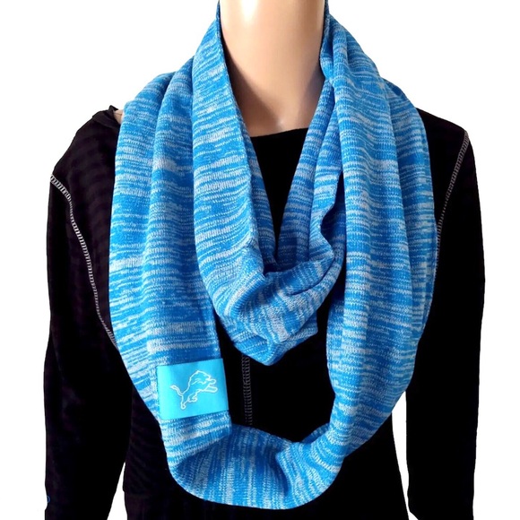 Detroit Lions Infinity Scarf & Glove Set Knit Color Blend Texting Finger Tips - Picture 3 of 6